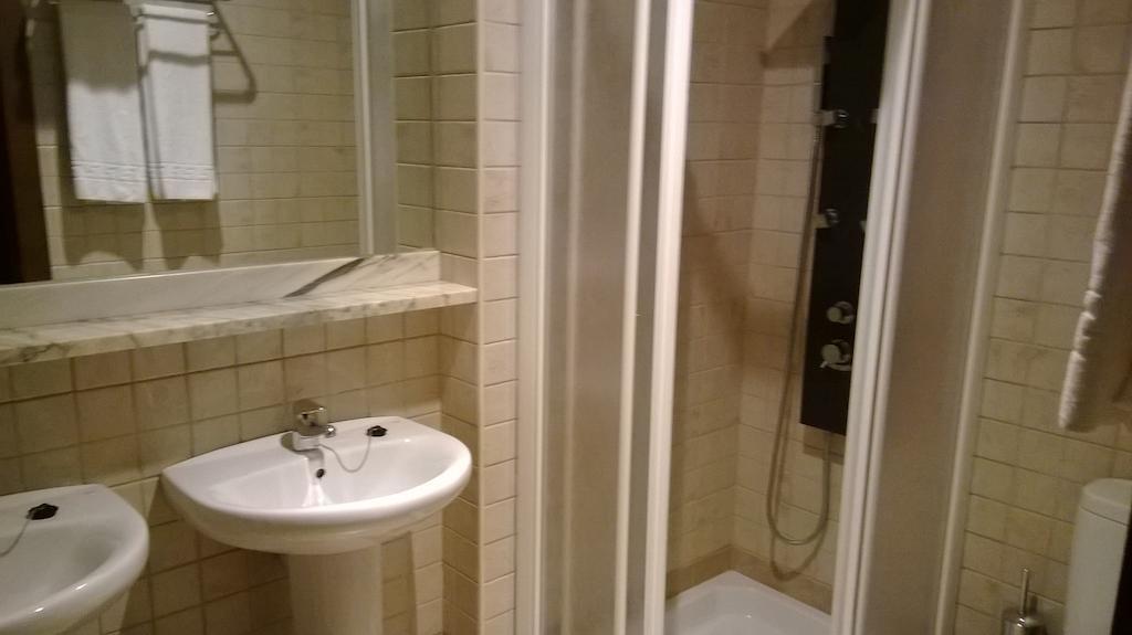 Hostal Patron Castañares de Rioja Δωμάτιο φωτογραφία